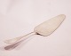 Cake server of the pattern Ida by A. Michelsen, sterling silver.
5000m2 showroom.