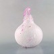 Scandinavian glass artist. Chicken in pink mouth blown art glass. Late 20th 
century.