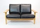 2-person sofa - Model GE290 - Oak - Black Elegance Leather - Hans J. Wegner - 
Getama
