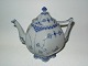 Antik Huset 
presents: 
Royal 
Copenhagen Blue 
Fluted Full 
Lace, Large 
Teapot.
Dec. Number 
1/1119.