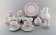 Bjørn Wiinblad for Rosenthal. 12-personers rosa "Lotus" kaffeservice i porcelæn. 
1980