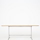 Roxy Klassik 
presents: 
Arne 
Jacobsen / 
Fritz Hansen
AJ Shaker 
table in white 
laminate with 
oak edges and 
...