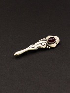 830 silver brooch 6 cm. with garnet