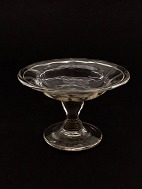 Sugar dish with folded edge H. 8.5 cm. D. 13 cm. lborg / Conradsminde