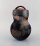 European studio ceramicist. Large unique lidded jar in glazed stoneware. Late 
20th century.

