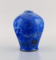 Eli Keller (b. 1942), Sweden. Unique vase in glazed stoneware. Beautiful crystal 
glaze in shades of blue. 21st Century.

