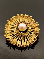 14 carat gold brooch