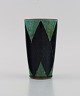 Dansk studiokeramiker. Unika vase i glaseret stentøj. Ternet mønster i sorte og 
grønne nuancer. Sent 1900-tallet.
