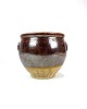 Keramik urtepotteskjuler med brun glasur fra omkring 1930erne. 
5000m2 udstilling.
Flot stand
