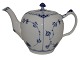 Antik K 
presents: 
Blue 
Fluted Half 
Lace
Teapot