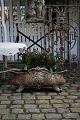 K&Co. presents: Large old French flowers jardiniere in iron with nice patina.H:27cm. L:60cm. W:25cm.