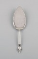 Georg Jensen Acanthus serving spade in sterling silver.
