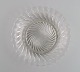 Baccarat, France. Round art deco bowl / dish in clear art glass. 1930s / 40s.
