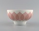 Bjørn Wiinblad for Rosenthal. Lotus porcelænsservice. Skål dekoreret med 
lyserøde lotusblade. 1980