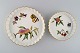 Royal Worcester, England. Two Evesham pie dishes in porcelain decorated with 
fruits and gold rim. 1980s.
