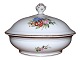 Royal Copenhagen
Lidded bowl with bouquets of flowers from 
1820-1850