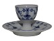 Blue Fluted 
Plain
Rare egg cup 
with fixed 
plate #117