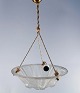 Muller Frères, Luneville. Stor imponerende art deco lysekrone udformet med 
bladværk i materet kunstglas.
1930/40