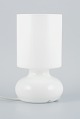 Skandinavisk designer, bordlampe i hvidt glas.