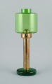 Hans-Agne Jakobsson, bordlampe i grønt glas og messing til stearinlys.
