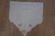 Parade piece
A beautiful old piece with handmade white 
embroidery
The parade piece was in the good old days fx used 
to hang above the chest of drawers, but is now a 
days often used as curtain
59cm x 58cm