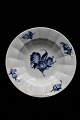 Royal Copenhagen Blue Flower Angular deep plate.
RC# 10/8546. 
Dia.: 25,5 cm...