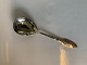 Serving spoon in silver
Length approx. 14.5 cm
Stamped 3. Towers CFH
Produced Year. 1926