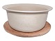Ildpot
Large round bowl with wooden platter