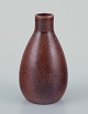 Ingrid og Erich Triller, Sverige. 
Unika keramikvase dekoreret med glasur i brune toner.