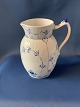 Milk jug Mussel painted Fluted
Royal Copenhagen
Dec. no. 442
Height 16.5 cm
SOLD