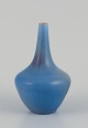 L'Art presents: Gunnar Nylund (1904-1997) for Rörstrand, Sweden.Vase with glaze in bluish tones.