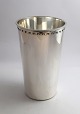 Georg Jensen. Vase aus Sterlingsilber (925). Bernadotte. Höhe 18,7 cm.