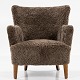 Roxy Klassik 
presents: 
Dansk 
snedkermester
Reupholstered 
lounge chair in 
'Sahara' 
lambskin and 
legs in ...