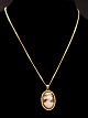 Middelfart 
Antik presents: 
Came 
pendant and 14 
carat gold 
chain