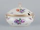 Royal 
Copenhagen 
Saxon Flower, 
lidded soup 
tureen.