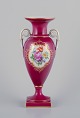 L'Art 
præsenterer: 
Meissen, 
vase af 
porcelæn med to 
hanke.