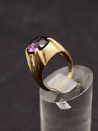 14 carat gold ring with amethyst