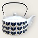 Retro teapot
With blue 
hearts
*DKK 375