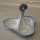 052 Triangular 
dish with 
seahorse handle 
13 x 16.5 cm 
...