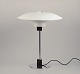 Poul Henningsen for Louis Poulsen, 4/3 bordlampe med hvide metalskærme.