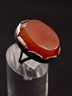Middelfart 
Antik presents: 
Sterling 
silver ring 
with agate