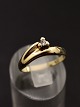 Middelfart 
Antik presents: 
8 carat 
gold ring with 
clear stone