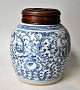 Chinese 
blue/white 
buoy, 19th 
century.