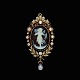 Bestik.dk presents: 14k Gold Cameo Brooch / Pendant with Oriental Pearls and Diamonds.