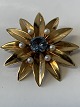 Antik Huset 
presents: 
14 Karat 
gold brooch 
with blue 
stones and 
pearls
