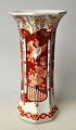 Pegasus – Kunst 
- Antik - 
Design 
præsenterer: 
Otte 
kantet 
porcelæns imari 
vase, 19. årh. 
Japan.