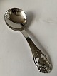 Serving spoon 
in Silver
Stamped 3 
towers
Length 17.0 
cm.