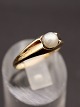 Middelfart 
Antik presents: 
8 carat 
gold ring with 
pearl