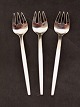 A Michelsen 
sterling silver 
tulip forks