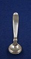 Antikkram 
presents: 
Karina 
Danish silver 
flatware, salt 
spoon 6.2cm to 
a reduced price